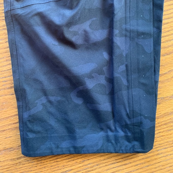 Lululemon Break a Trail Pant in Camo - Picture 6 of 8